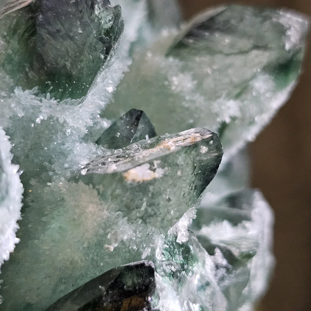 Beautifully Icy Emerald Crystal Cluster - Picture 7 of 8